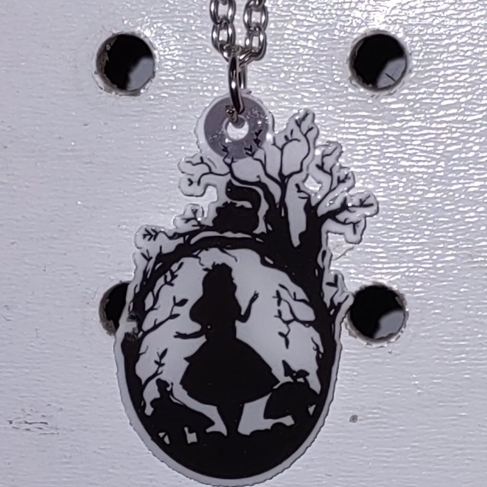 Necklace - ALICE IN WONDERLAND - ALICE in SILHOUETTE -
